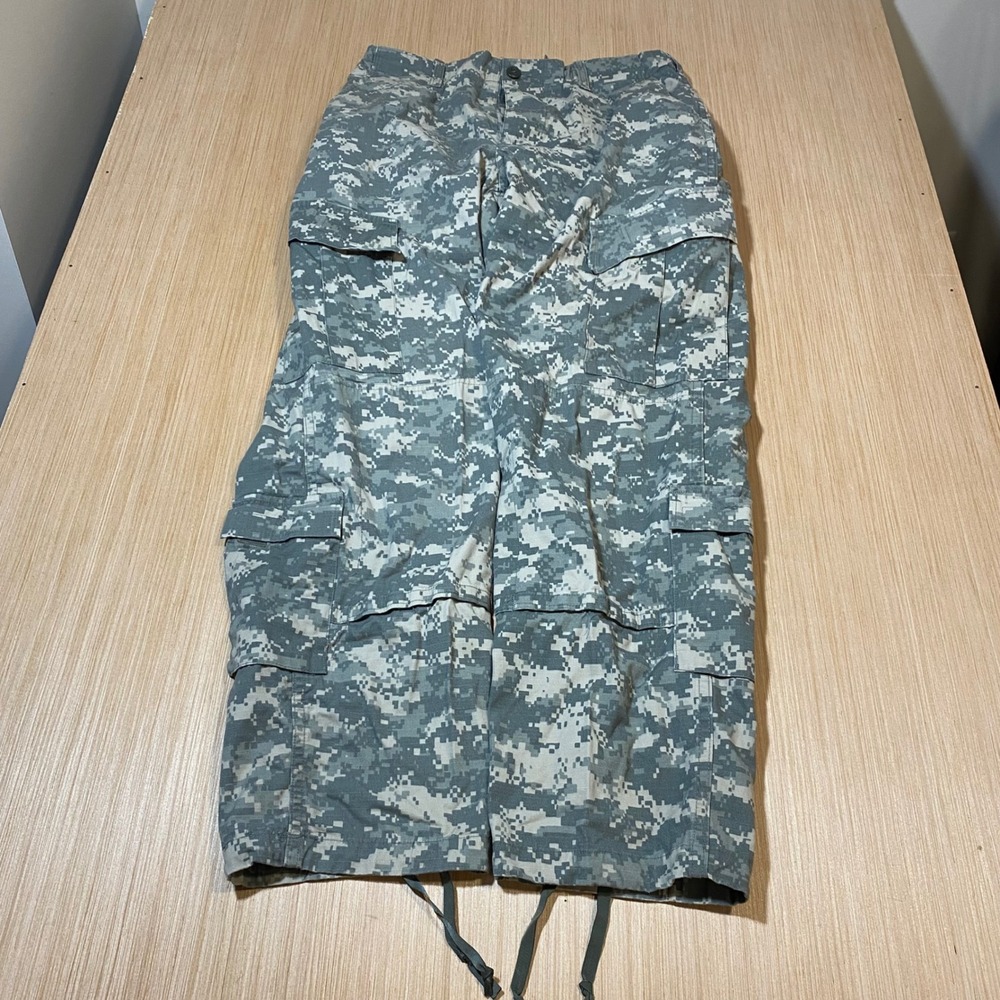 US Military ACU Digital Camo Cargo Pants Mens Medium Regular 8415-01-519-8429